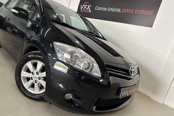 Toyota Auris 02-MP-00-4