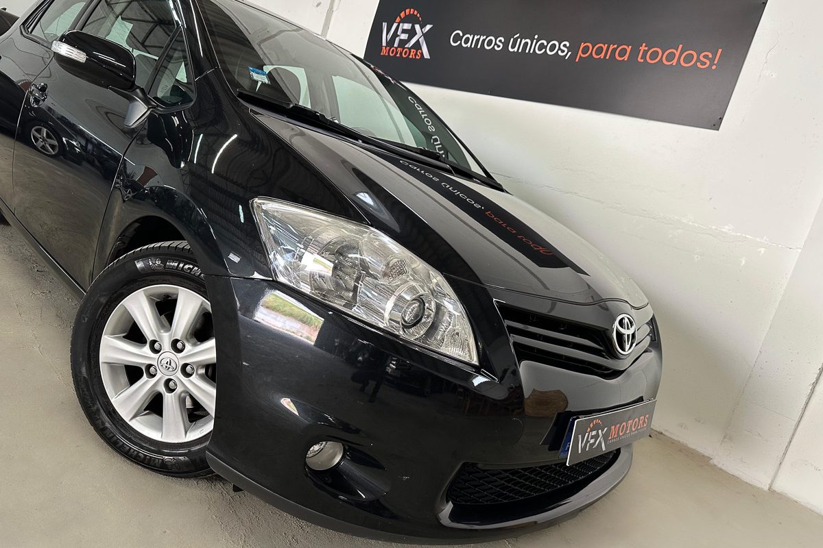 Toyota Auris 02-MP-00-4