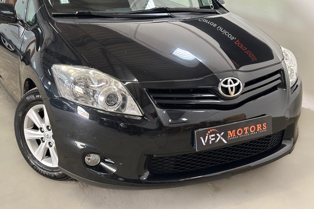 Toyota Auris 02-MP-00-5