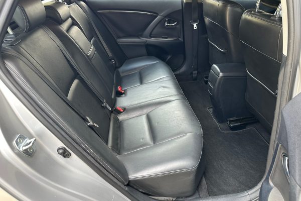 Toyota Avensis 35-IZ-76-23