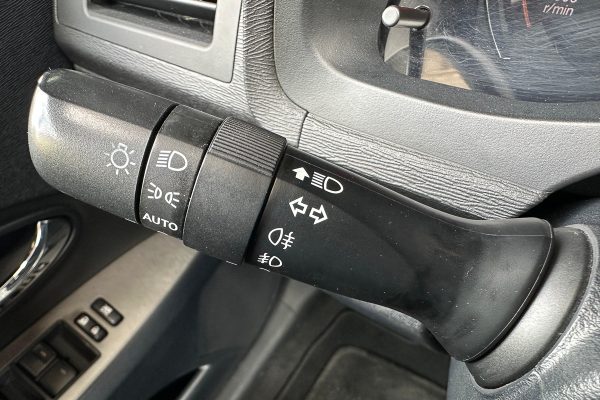 Toyota Avensis 35-IZ-76-27
