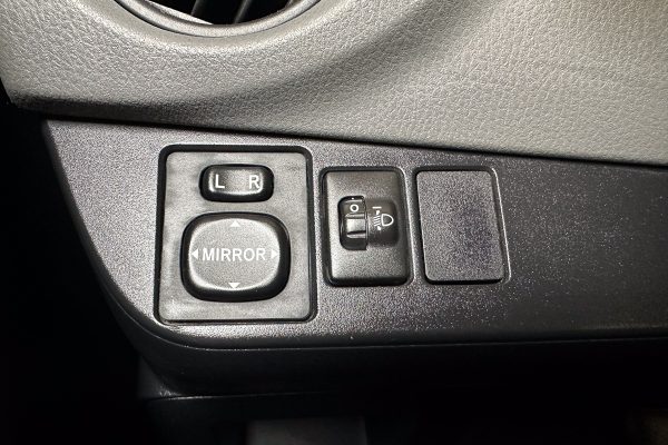Toyota Yaris 47-VJ-54-12