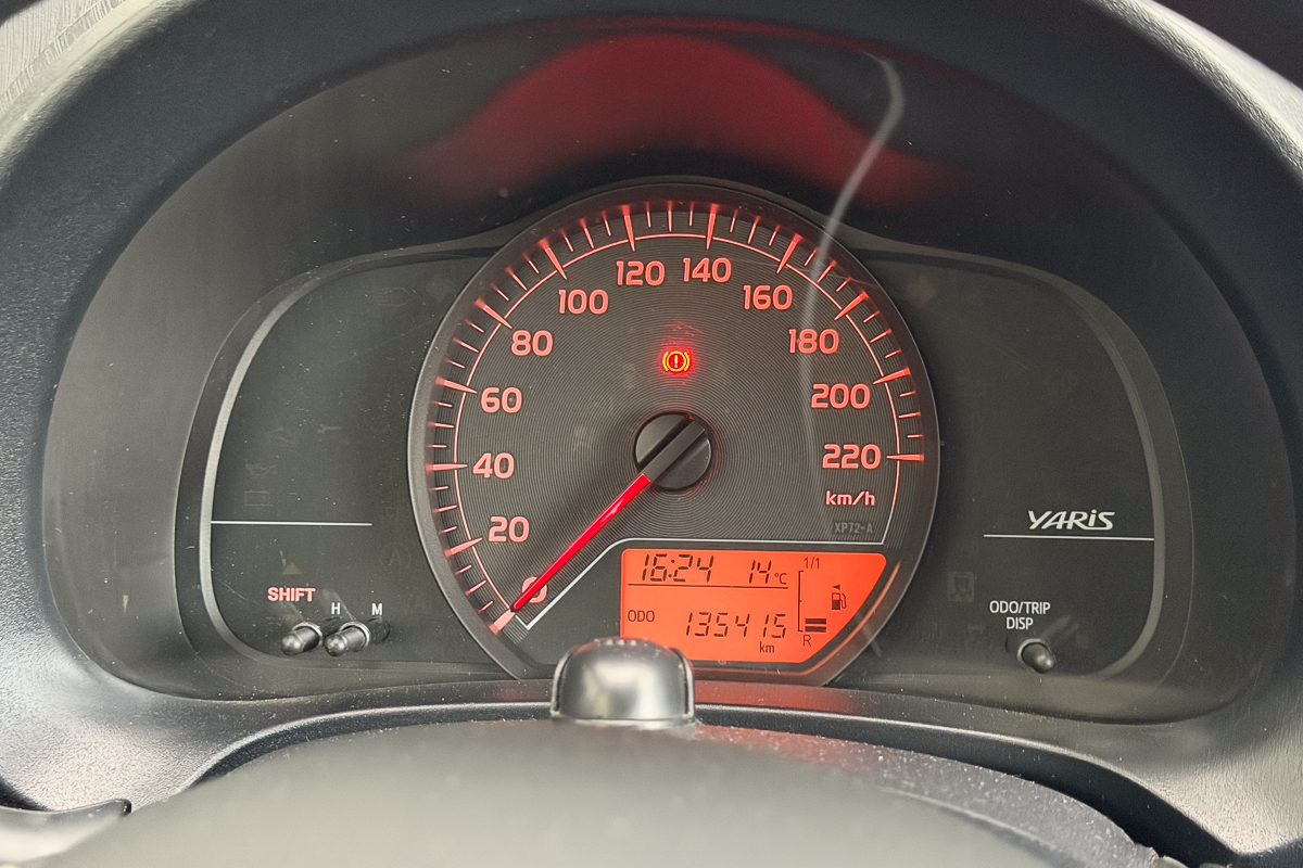 Toyota Yaris BP-30-DG_-10