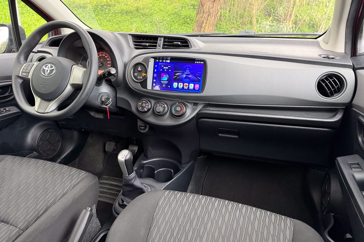 Toyota Yaris BP-30-DG_-12
