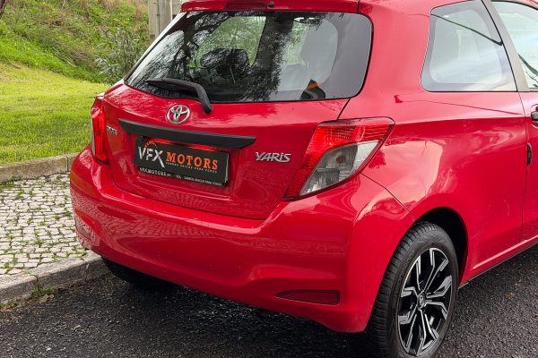 Toyota Yaris BP-30-DG_-15