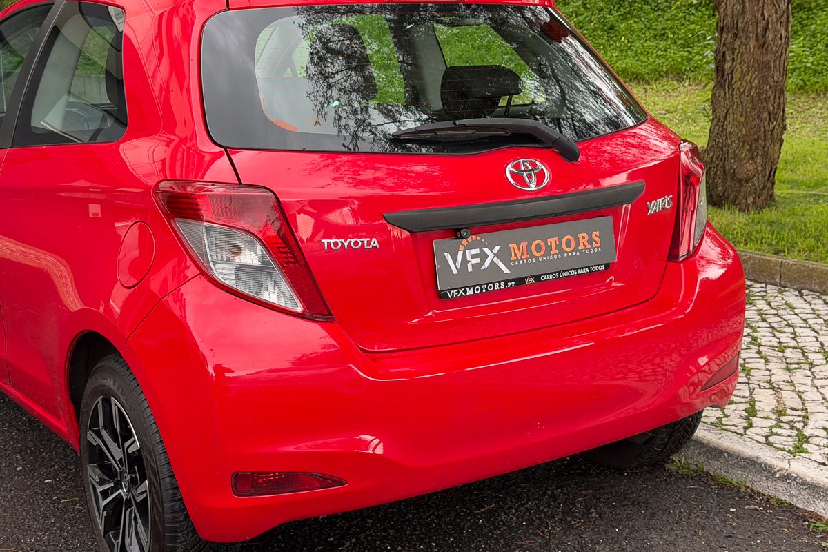 Toyota Yaris BP-30-DG_-21