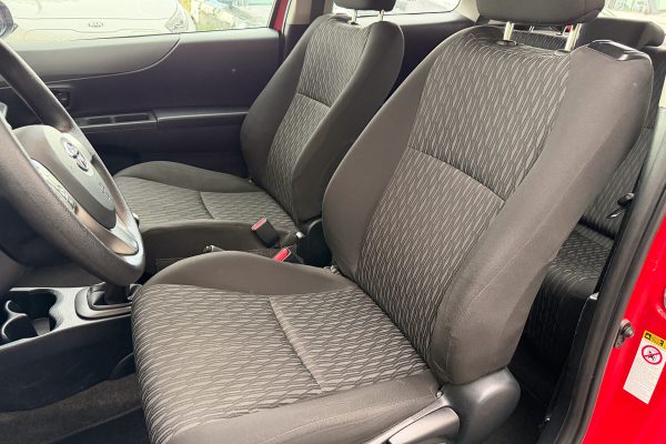 Toyota Yaris BP-30-DG_-4