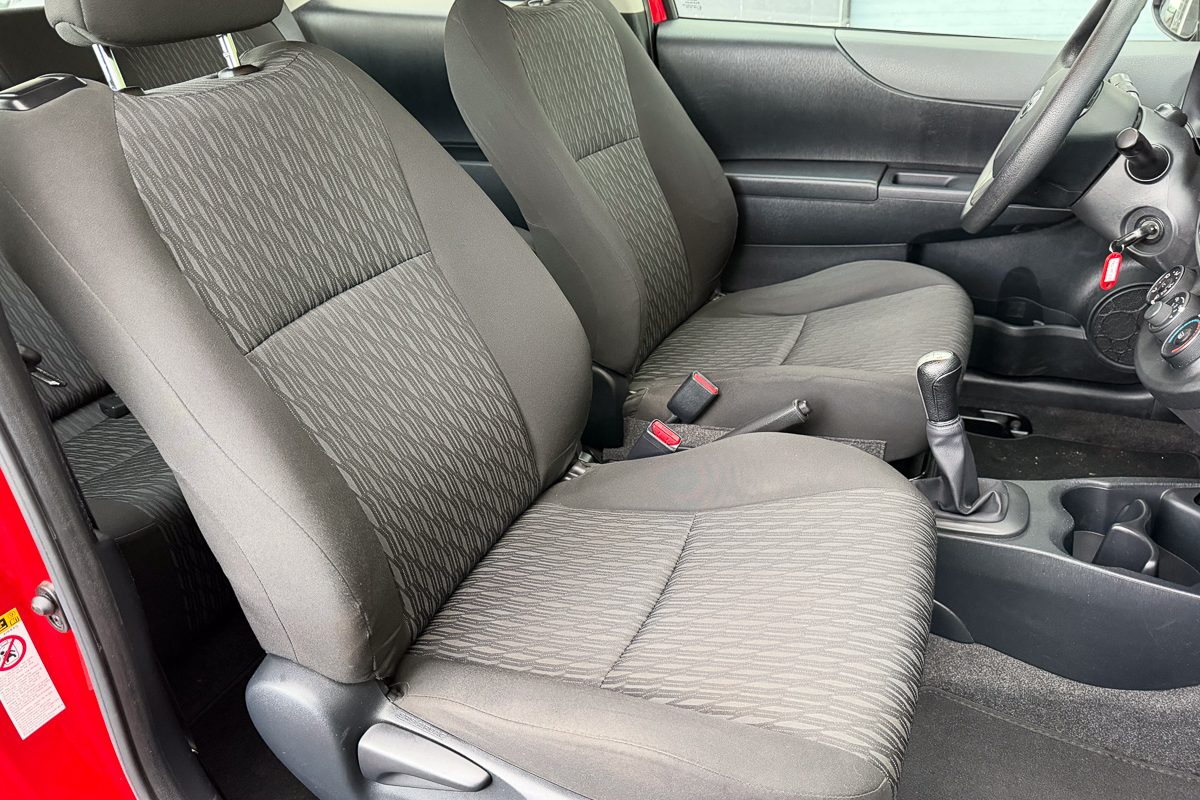 Toyota Yaris BP-30-DG_-5