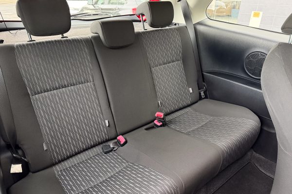 Toyota Yaris BP-30-DG_-6