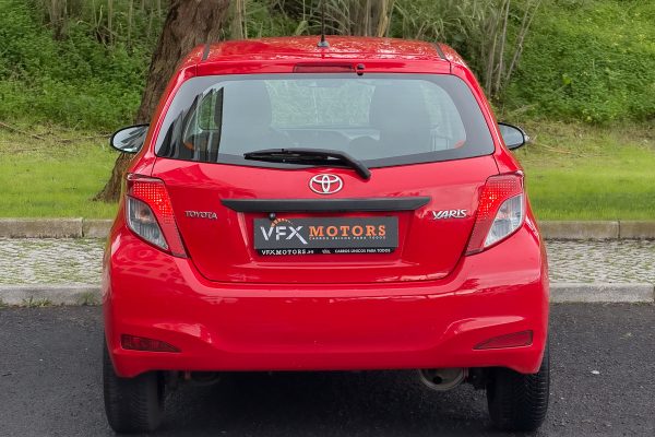 Toyota Yaris BP-30-DG_