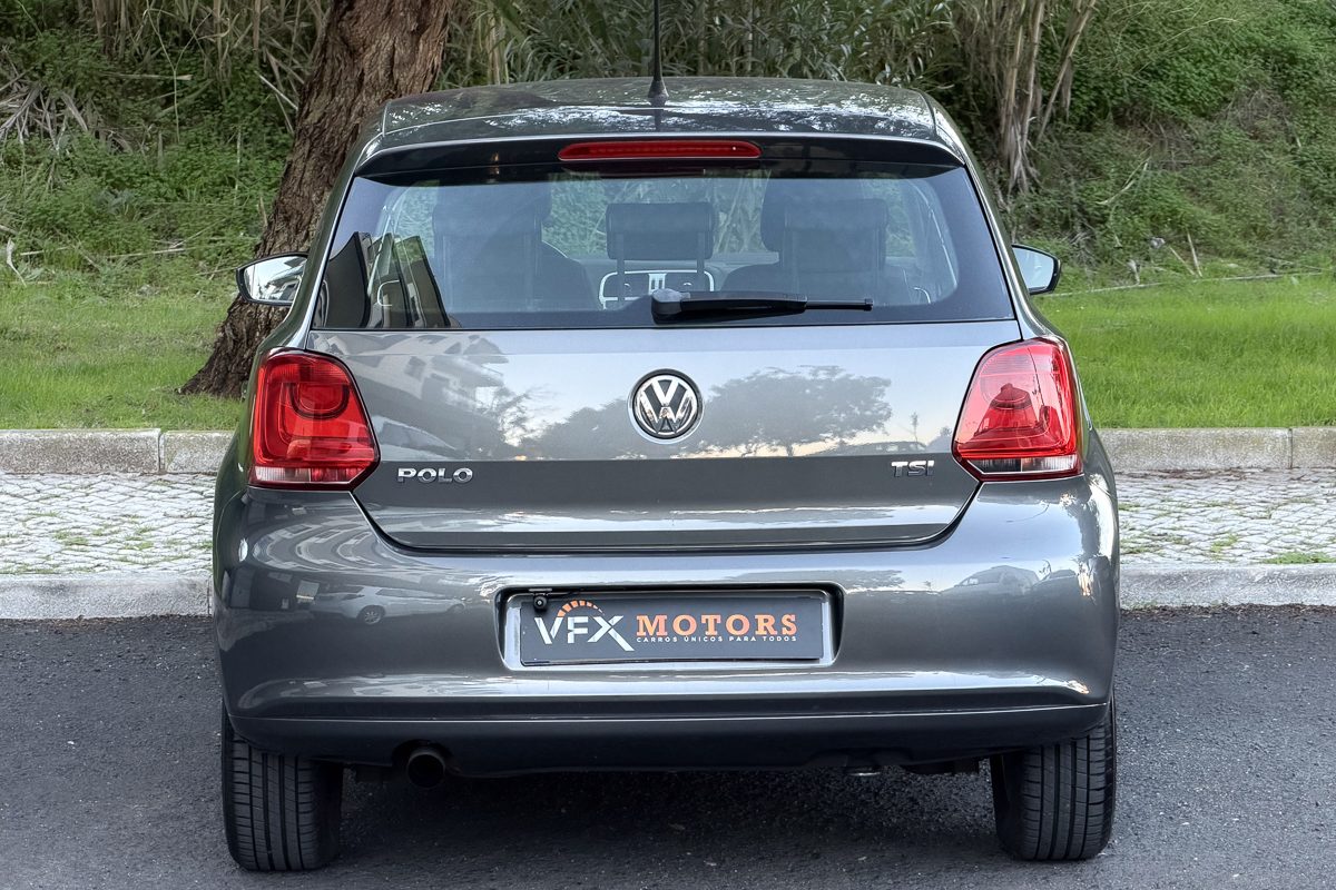 VW POLO 78-NO-28-2