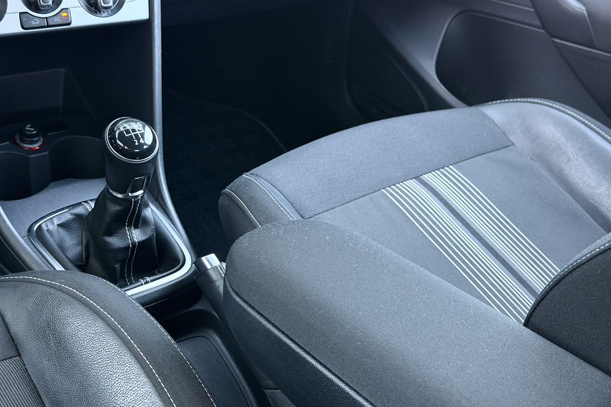 VW POLO 78-NO-28-22