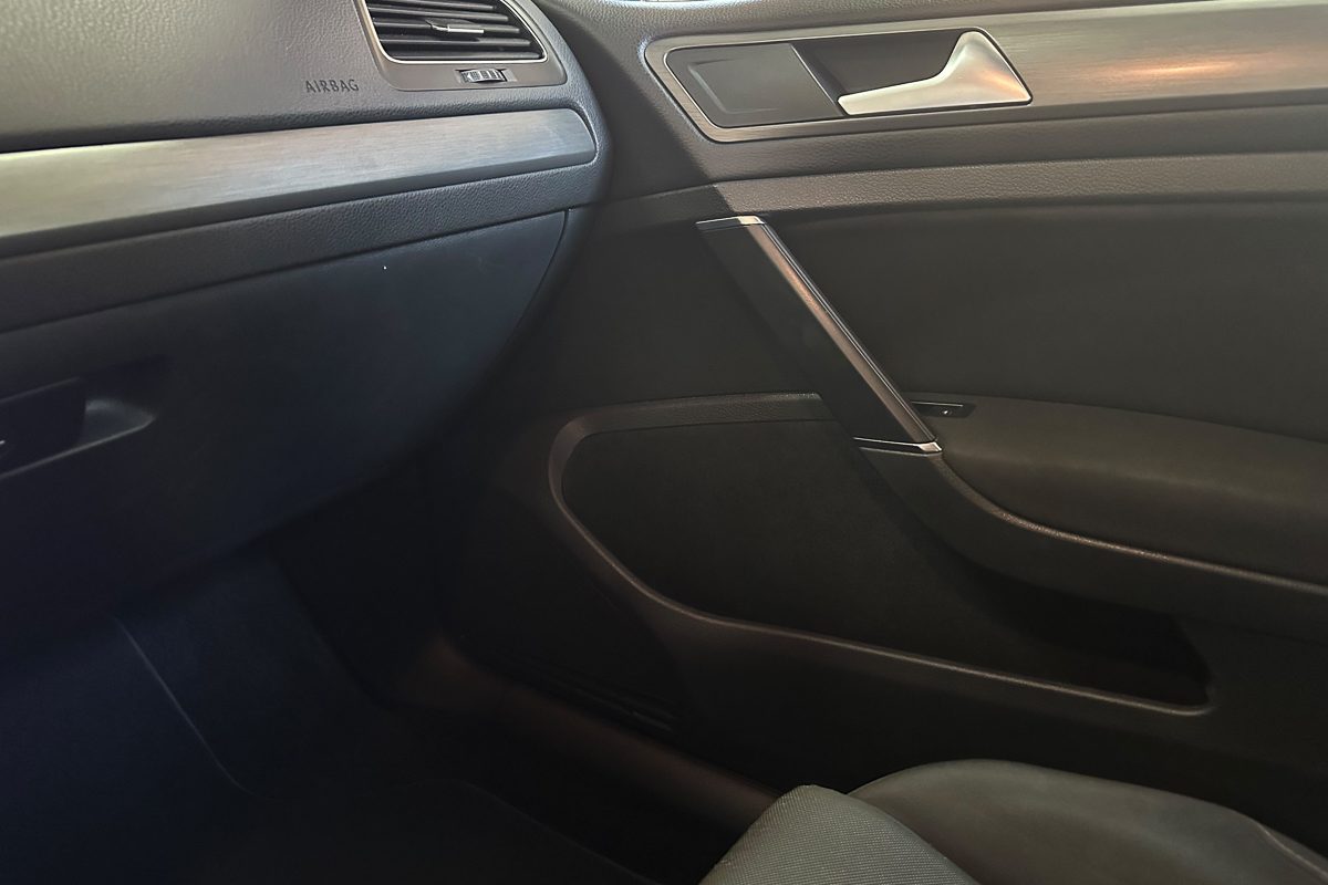 Vw Golf VI 76-NZ-10_-18