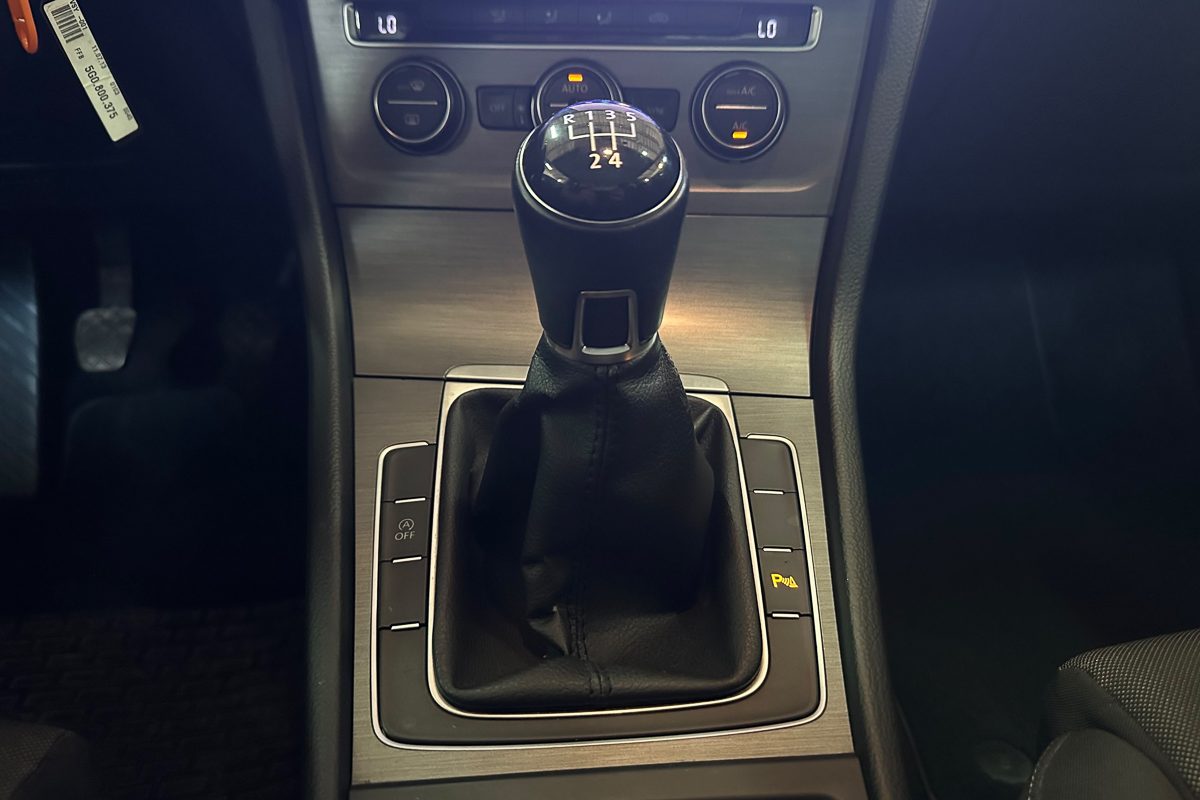 Vw Golf VI 76-NZ-10_-21