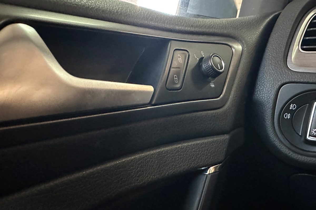 Vw Golf VI 76-NZ-10_-25