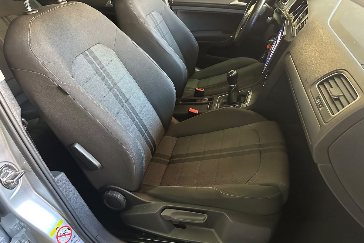 Vw Golf VI 76-NZ-10_-34