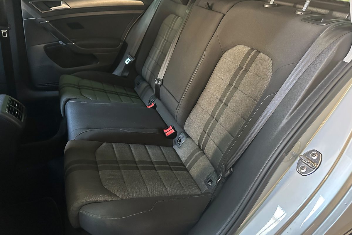 Vw Golf VI 76-NZ-10_-35