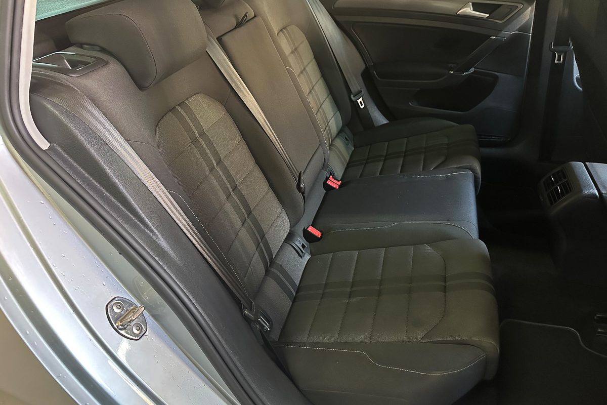 Vw Golf VI 76-NZ-10_-36