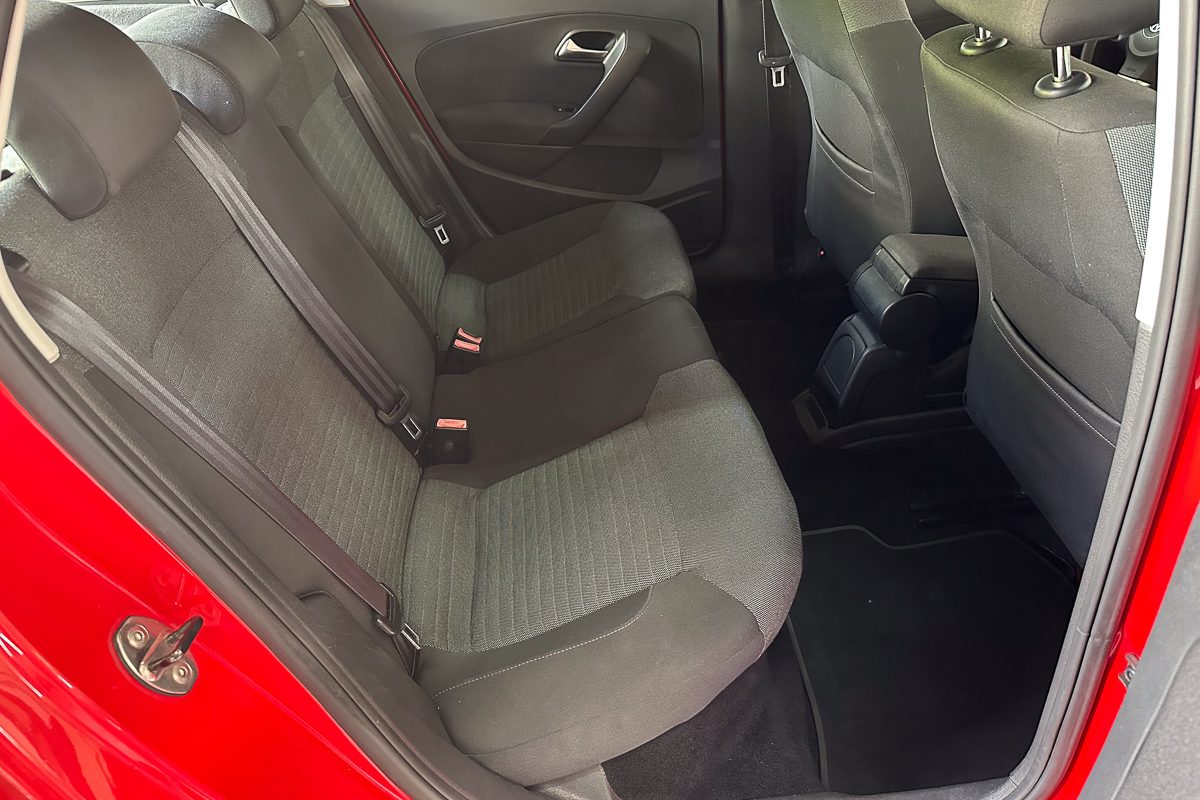 Vw Polo 80-JT-70-10