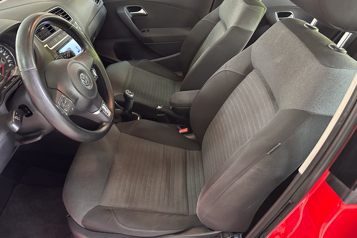 Vw Polo 80-JT-70-13