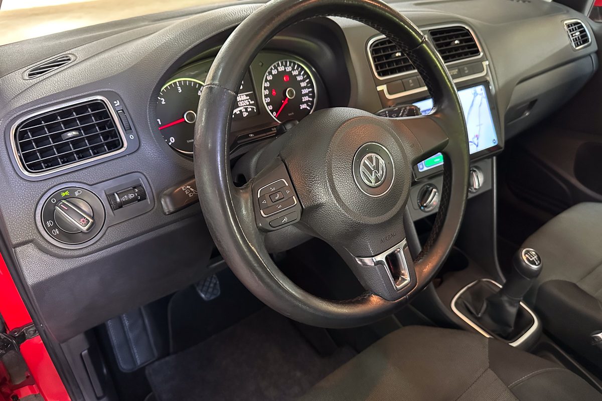 Vw Polo 80-JT-70-3