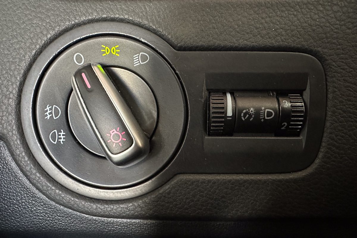 Vw Polo 80-JT-70-6