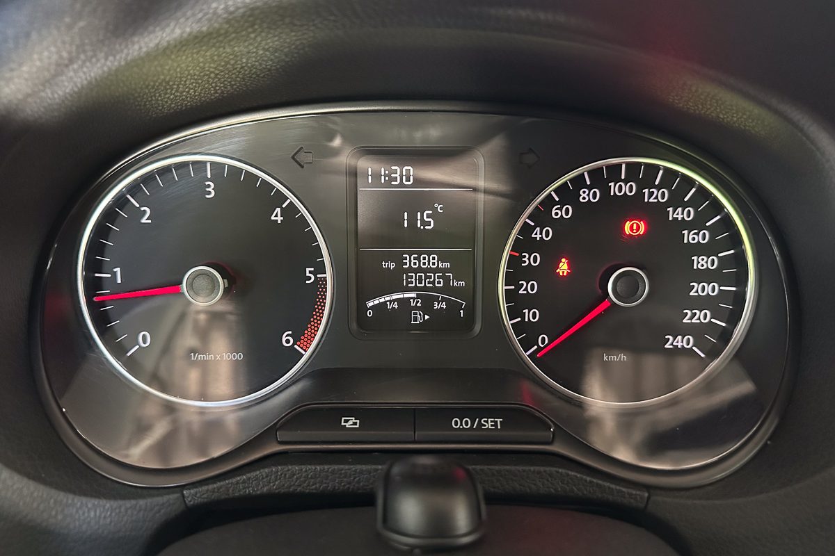 Vw Polo 80-JT-70-8