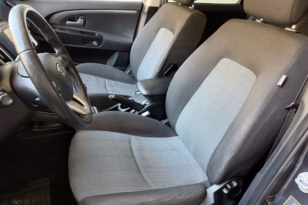 kia ceed 89-LV-01-2
