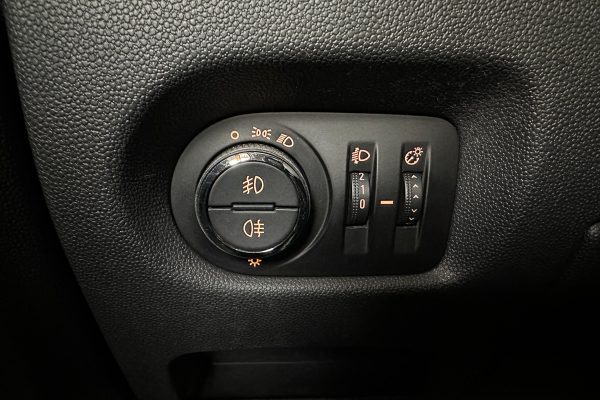 opel corsa 48-OS-34-23