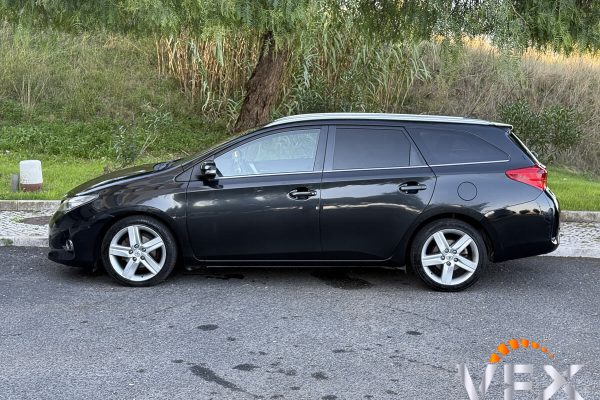 toyota auris-11
