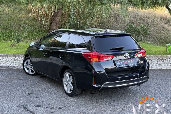 toyota auris-2