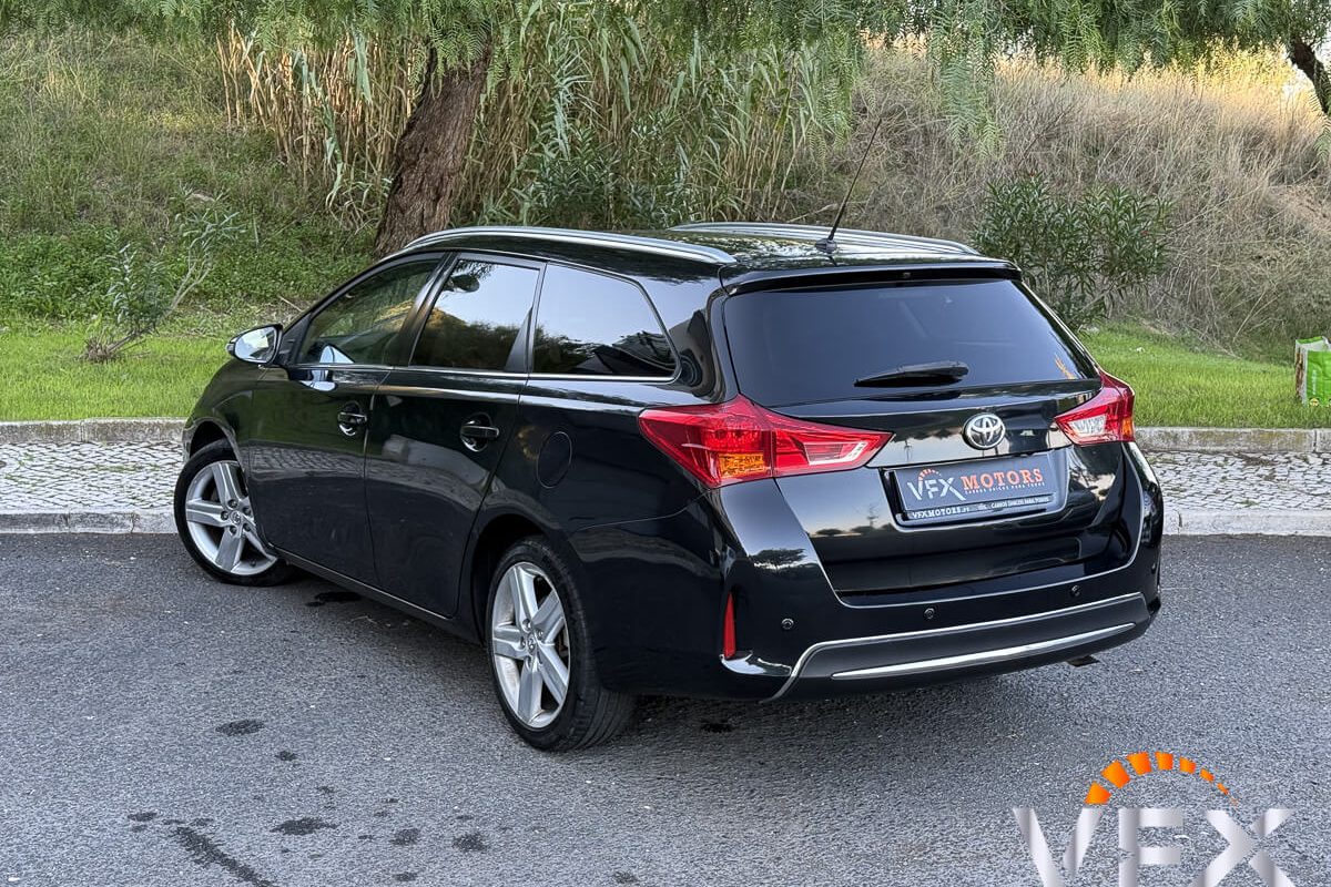 toyota auris-2