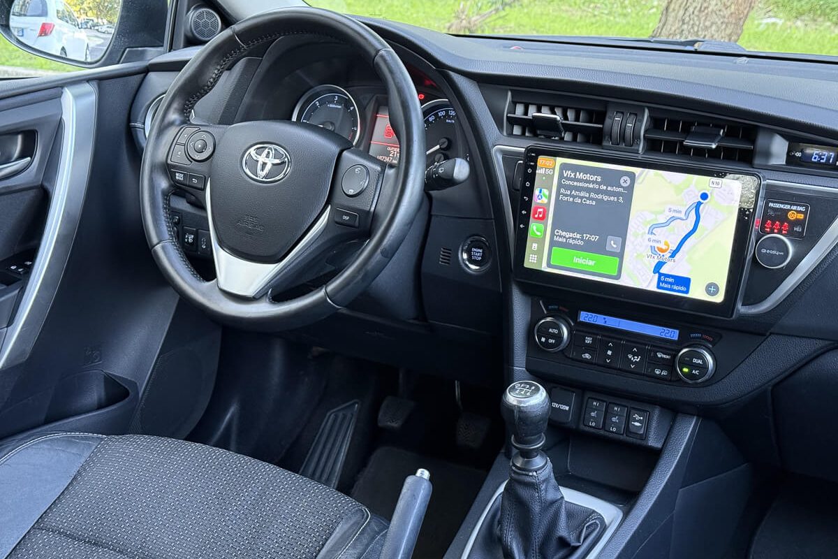 toyota auris-24
