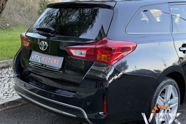 toyota auris-4