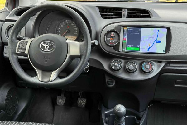 toyota yaris_-10
