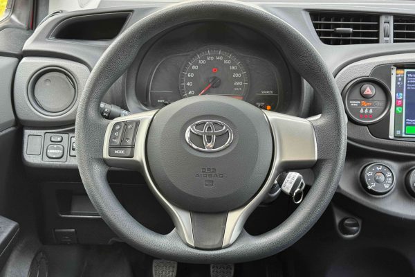 toyota yaris_-11