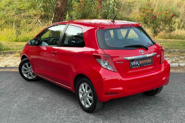 toyota yaris_-17