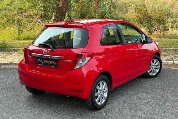 toyota yaris_-18