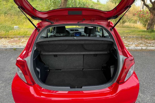 toyota yaris_-2