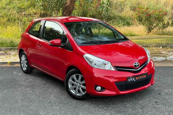 toyota yaris_-22