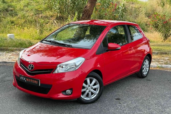 toyota yaris_-24
