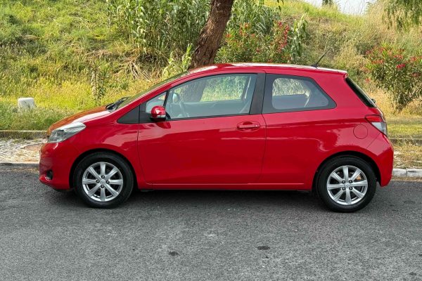 toyota yaris_-26