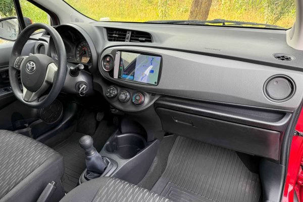 toyota yaris_-7