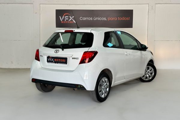 yaris branco-13
