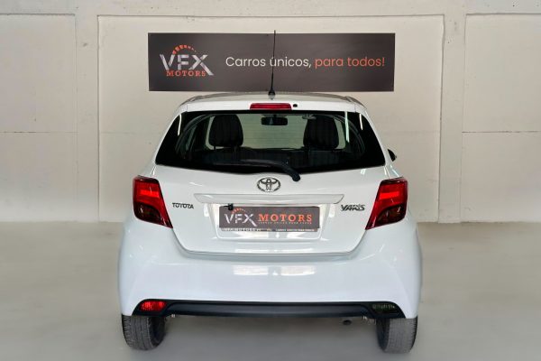 yaris branco-14