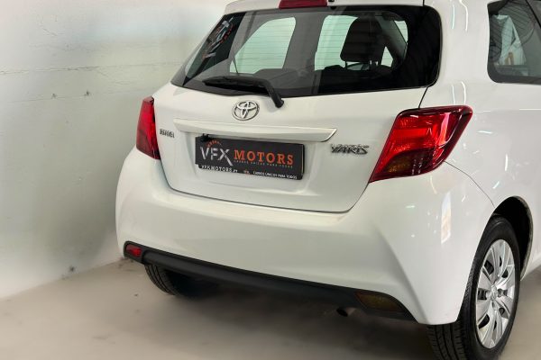 yaris branco-16