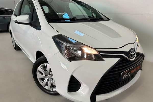 yaris branco-18