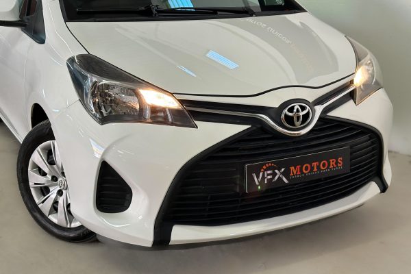 yaris branco-20