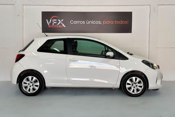 yaris branco-4