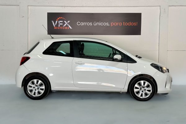 yaris branco-5